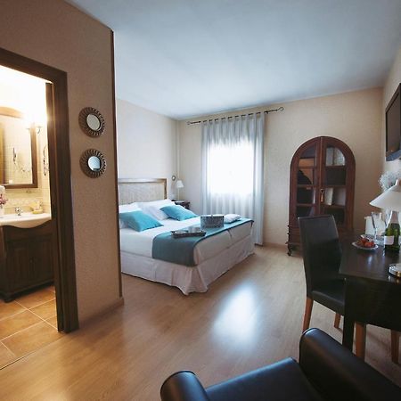 Hostal Rural Moratin Pastrana Exterior foto