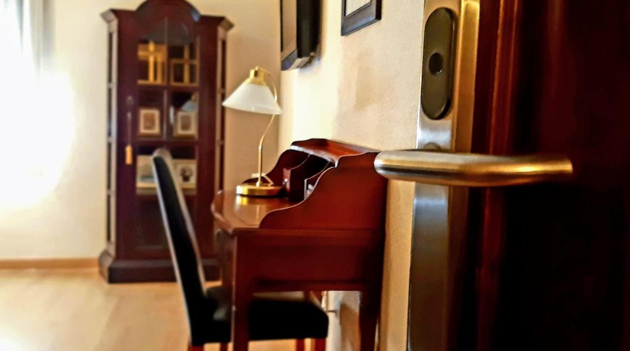 Hostal Rural Moratin Pastrana Exterior foto